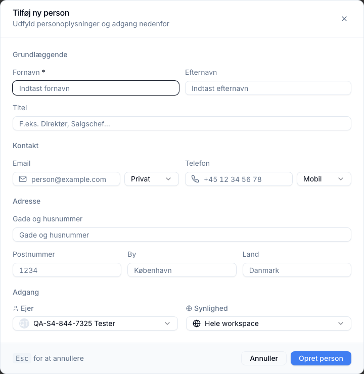Tom dialog Tilføj ny person med felter for fornavn, efternavn, titel, email og telefon